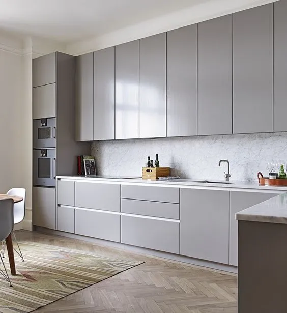 Elegant-gray-kitchen-cabinets-with-modern-hardware